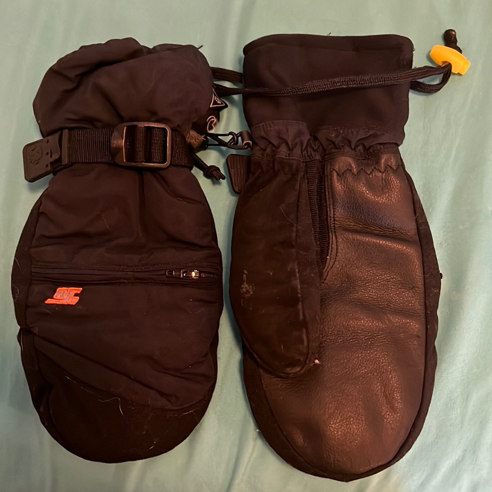 Burton mittens